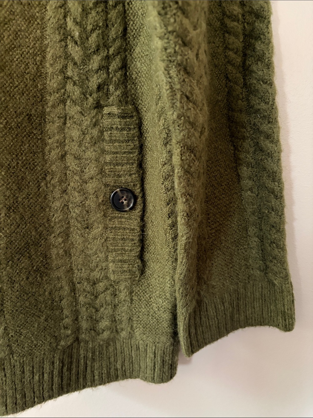 J. Crew Telaxed Cable Knit Button Down Cardigan Olive Green Size XS NWT Chunky - Picture 4 of 7